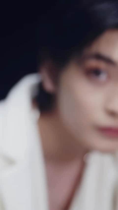 NYLON JAPANのインスタグラム：「❄️✨お待たせしました✨❄️ ついにスペシャルページが公開❣️ 高橋文哉の魅力が光る４ルックをご堪能あれ✨ あなたにも素敵な“光り輝くクリスマスの夜”が訪れますように🎄  詳細はこちらから🩵 🔗https://www.nylon.jp/DIOR_FUMIYA  @fumiya_0_3_1_2 @diorbeauty @dior  #高橋文哉 #ディオールバックステージ #NYLONJAPAN #COVERBOY」