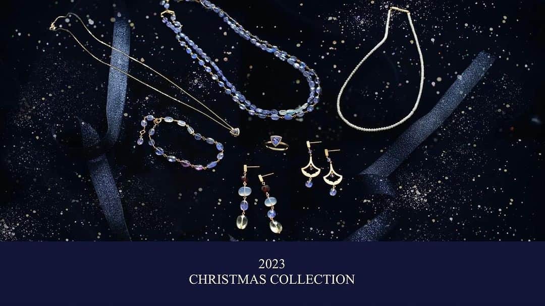 白木夏子のインスタグラム：「HASUNA の2023クリスマスコレクション、本日公開されました！ 今年のテーマカラーはNAVY。 ぜひウェブサイトでチェックしてみてください✨  https://hasuna.com/collections/2023christmas  2023 CHRISTMAS COLLECTION ジュエリーを選ぶ、特別な日。 1年に1度、この特別な日。  あなた自身を、そして大切な誰かを、 美しくまっすぐに想うその気持ちを、 あなたが思う一番美しいジュエリーを選んで、 託してほしい。  身につけるたび、見つめるたび、 その時、心に抱いた美しい想いが、 鮮やかに輝くように。  あなたが選んだジュエリーが、 想い出とともに、100年後も輝くように。 その想いが、いつまでも繋がっていくように。」