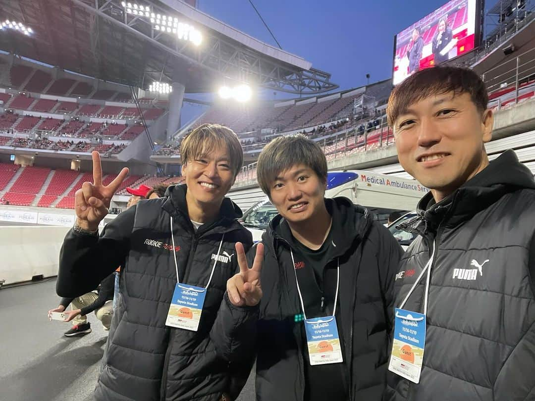 石浦宏明さんのインスタグラム写真 - (石浦宏明Instagram)「今日は楽しみながら応援します😊  #rallyjapan  #toyotagazooracing」11月17日 17時22分 - hiroakiishiura