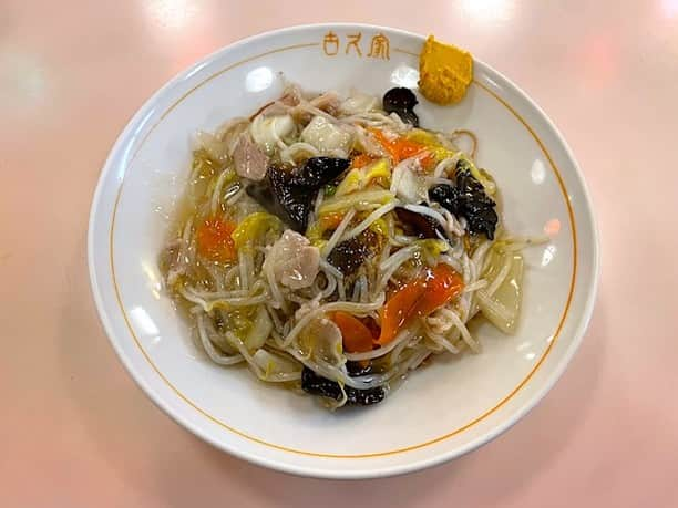 小野瀬雅生のインスタグラム：「藤沢の味の古久家藤沢店で特製焼きそばウマウマウー☆藤沢の老舗☆昭和のビル地下の名店☆もやしたっぷりのあんかけタイプ☆濃い茶色の麺（深蒸し？）が香ばしくてウマイ☆それに塩味あんかけがたっぷり絡んでヒジョーにウマイ☆バランスがとても良い☆昭和の味がする☆昭和にワープだ☆お客様の顔もショワショワ昭和☆スキスキスー☆ダイスキデス♫ #特製焼きそば #味の古久家藤沢店 #藤沢391街区 #小野瀬雅生 #onosemasao #ウマウマウー #老舗 #塩味あんかけ #あんかけたっぷり #ヒジョーにウマイ #昭和の味がする #昭和にワープだ #ショワショワ昭和 #スキスキスー #ダイスキデス」