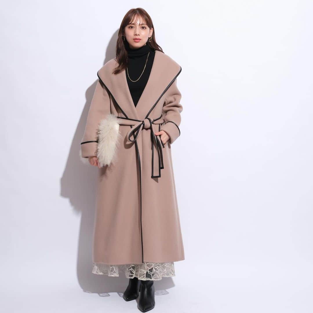 Arpege storyさんのインスタグラム写真 - (Arpege storyInstagram)「11/17(金)〜11/20(月)ALL10%OFF 公式オンライン限定で開催中📣  Recommend Item✨ @mystrada_official   🏷️パイピングリバーコート price：¥60,500 color：キャメル、グレー、薄ベージュ ⁡ 商品の詳しい情報はタグからcheck☑︎ ⁡ ————————————————— ⁡ ▶▶︎▶︎news  11/17(金)〜11/20(月) 全品10%OFF 公式オンライン限定で開催中📣 ⁡ ▶▶︎▶︎information ⁡ ☑︎📩メルマガ登録でお得な情報をGET‼︎ 不定期でお得なキャンペーン実施します✨ ⁡ ☑︎公式オンラインサイトArpege storyで 店舗在庫状況がご確認いただけるようになりました！ さらにネットで完売商品もお店に在庫があれば取り寄せ、お取り置き可能になりました💐(一部店舗のみ) ⁡ ————————————————— ⁡ #mystrada  #マイストラーダ」11月17日 17時37分 - arpege_story