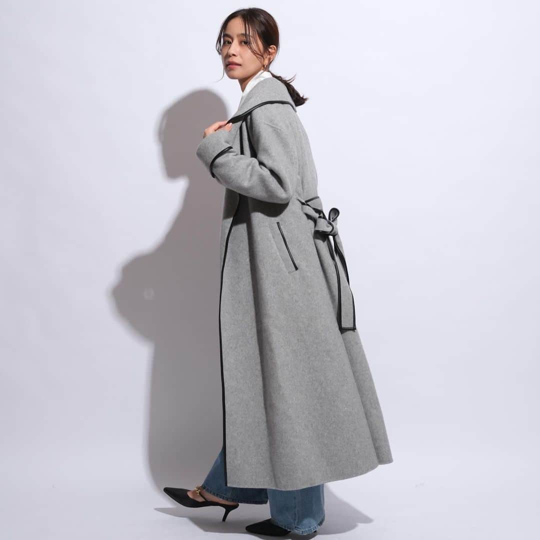 Arpege storyさんのインスタグラム写真 - (Arpege storyInstagram)「11/17(金)〜11/20(月)ALL10%OFF 公式オンライン限定で開催中📣  Recommend Item✨ @mystrada_official   🏷️パイピングリバーコート price：¥60,500 color：キャメル、グレー、薄ベージュ ⁡ 商品の詳しい情報はタグからcheck☑︎ ⁡ ————————————————— ⁡ ▶▶︎▶︎news  11/17(金)〜11/20(月) 全品10%OFF 公式オンライン限定で開催中📣 ⁡ ▶▶︎▶︎information ⁡ ☑︎📩メルマガ登録でお得な情報をGET‼︎ 不定期でお得なキャンペーン実施します✨ ⁡ ☑︎公式オンラインサイトArpege storyで 店舗在庫状況がご確認いただけるようになりました！ さらにネットで完売商品もお店に在庫があれば取り寄せ、お取り置き可能になりました💐(一部店舗のみ) ⁡ ————————————————— ⁡ #mystrada  #マイストラーダ」11月17日 17時37分 - arpege_story
