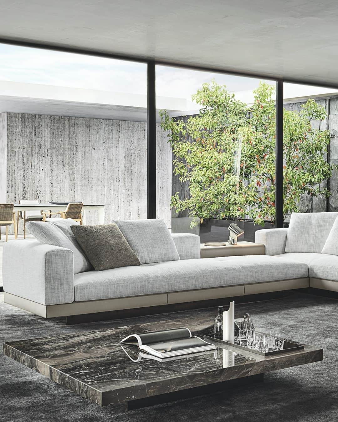 Minotti Londonさんのインスタグラム写真 - (Minotti LondonInstagram)「Contemporary, with a strong architectural appeal and pure lines reminiscent of the Mid-Century American spirit, the Minotti Connery Sofa is part of the Connery seating system. The collection sports an exquisite aesthetic and design that instantly catches the eye.  The clever combination of fine materials and sophisticated details adds a hint of couture to its design. An extremely versatile seating system, in terms of both composition and combination of materials, Overlay has a distinctive personality also expressed in the pairing of the original square and round chaise-lounges.  @rodolfodordoni design.  Tap the link in our bio to explore the Connery Sofa.  #minotti #minottilondon #luxuryfurniture #interiordesign #madeinitaly #luxurysofa #sofadesign #sofa #livingroomdecor #livingroomideas #livingroomdesign #rodolfodordoni」11月17日 17時36分 - minottilondon