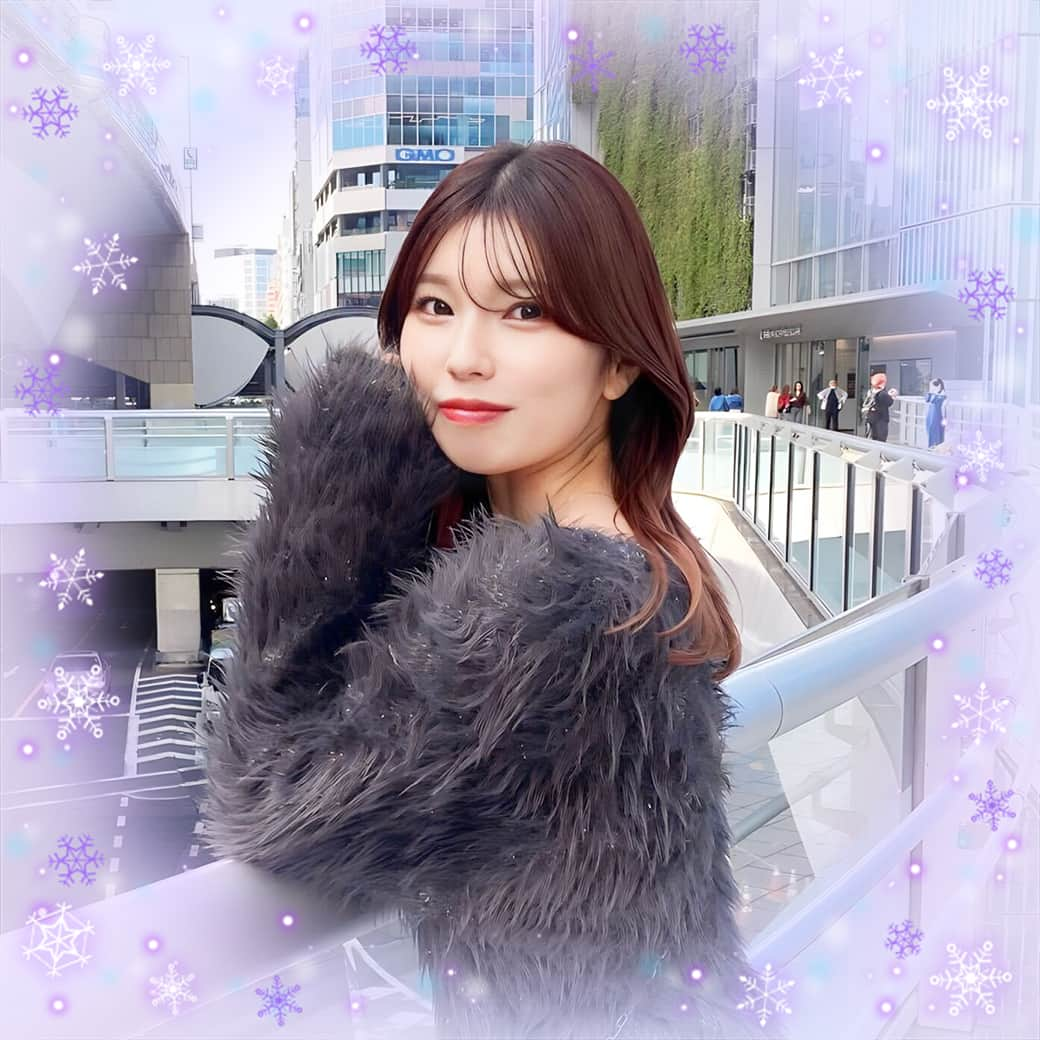 LINE Cameraさんのインスタグラム写真 - (LINE CameraInstagram)「❄️ほわほわウィンター❄️ 冬景色フレーム☃️ . ❄️Fluffy Winter❄️ Winter Scenery Frames⛄️ . #linecamera #lineカメラ #ラインカメラ #冬 #winter #雪 #snow #雪の結晶 #snowflake #snowflakes #クリスマス #Christmas #Xmas #イルミネーション #illumination #illuminations #illuminationnight #キラキラ #かわいい #可愛い #cute #フレーム #frame #frames」11月17日 17時30分 - linecamera_official