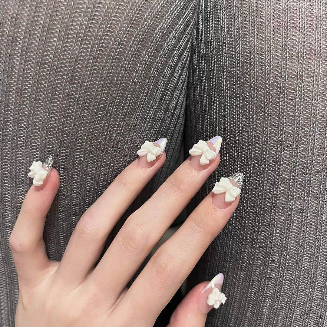 せいかさんのインスタグラム写真 - (せいかInstagram)「おにゅうねいる( @_nail_tsuki_ )🎀リボンいっぱいでかわいい🤗私オーロラネイル大好きよなって話してたwあいこちゃんいつもかわいくしてくれてありがとう♡♡」11月17日 17時34分 - 9815ks