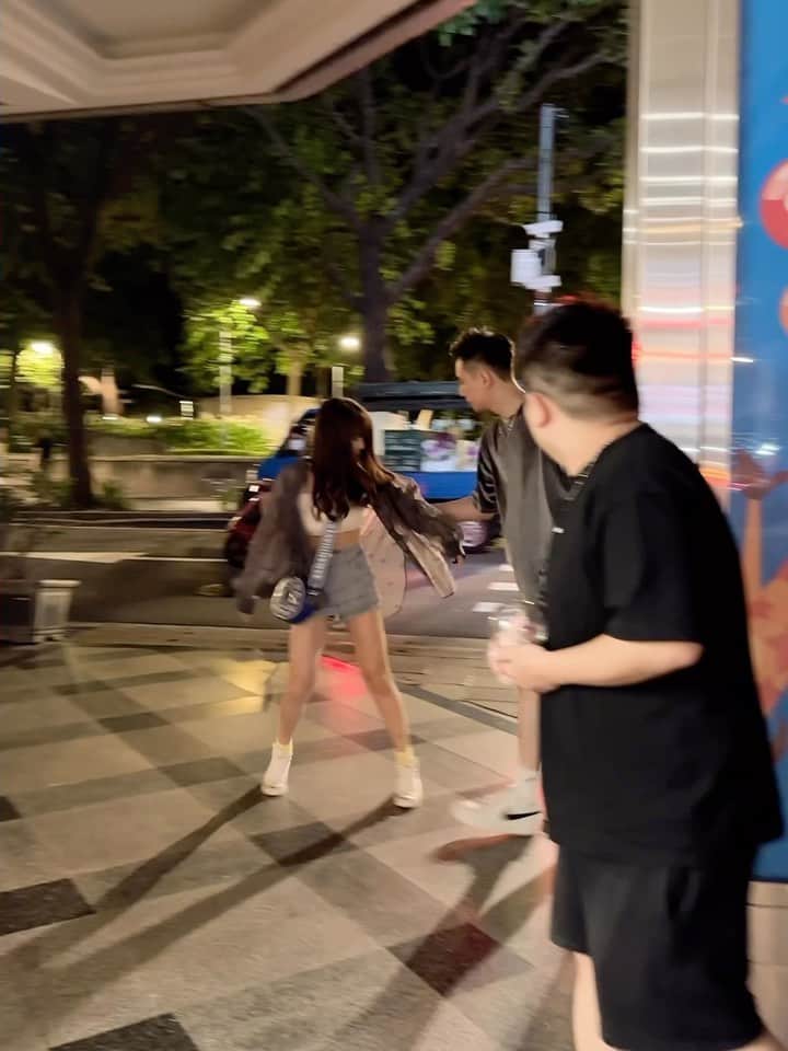 琳妲のインスタグラム：「有些人～錯過就是一個包包被搶的故事🤷🏻‍♀️」