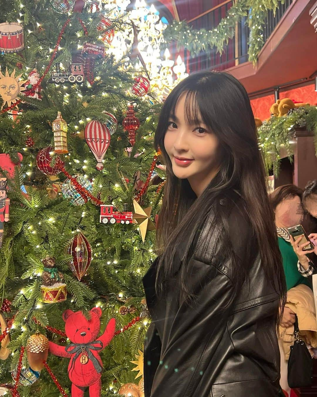 佐藤かよのインスタグラム：「🎄✨🍒🧸💫 이제 곧이네」