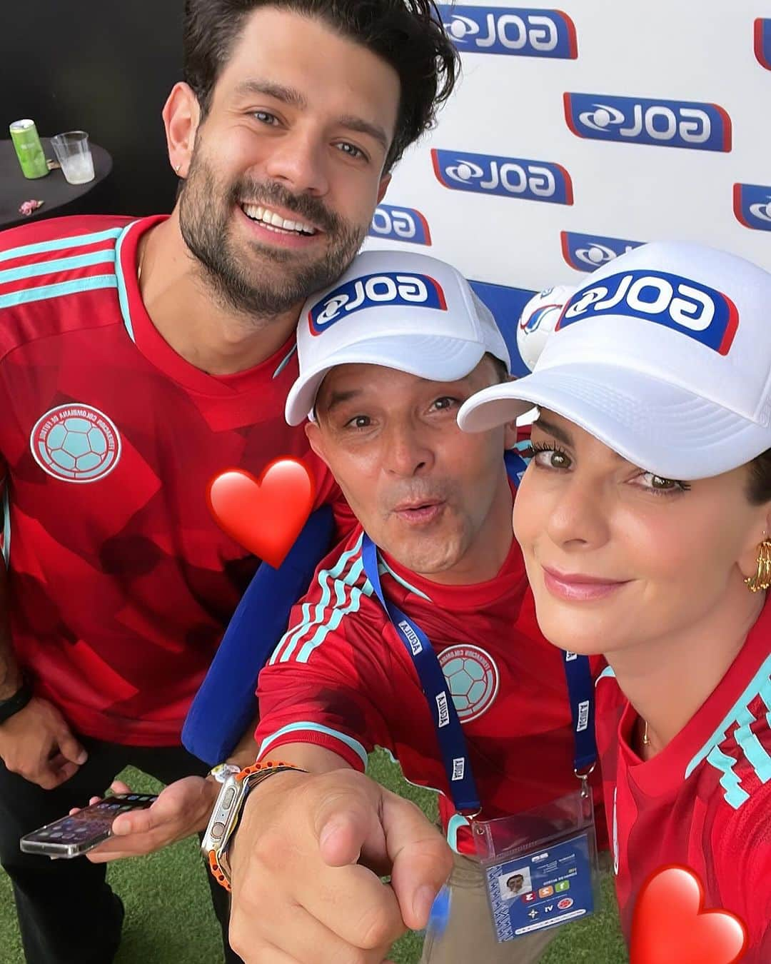 Carolina Cruz Osorioさんのインスタグラム写真 - (Carolina Cruz OsorioInstagram)「• GRACIAS @caracoltv @golcaracol @diaadiacaracoltv QUE Momentoooooo el que vivimos ayer, Uffffffffff 💛💙❤️」11月17日 23時04分 - carolinacruzosorio