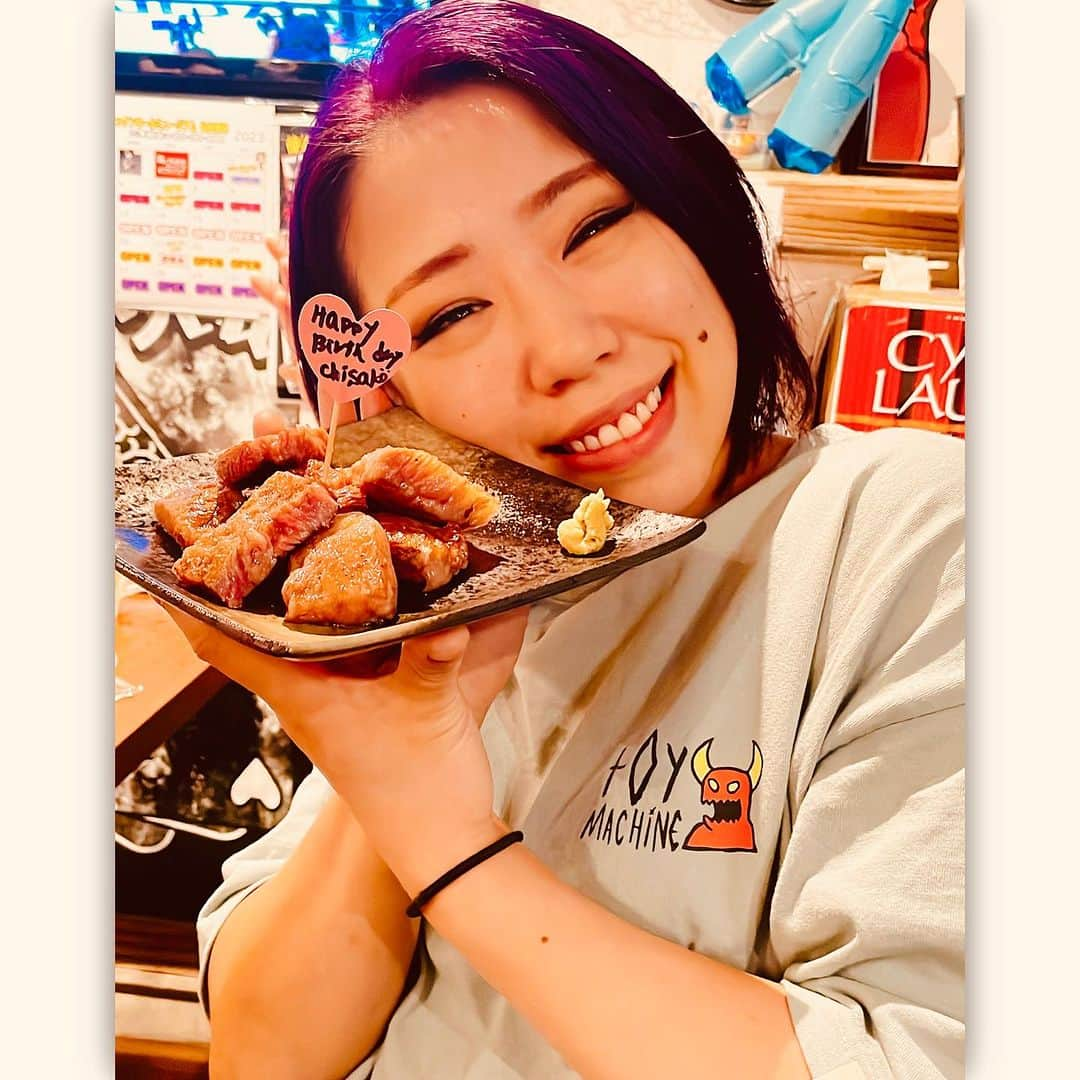 DASH・チサコさんのインスタグラム写真 - (DASH・チサコInstagram)「肉肉肉♡ いつも、ありがとうございます♡🍖🥃 @rocknrollmuseum いつも応援ありがとうございます♡感謝です🫶☺️  #仙女  #sendaigirlspro #女子プロレス #プロレス #SENJO #dashchisako #HARDCOREQUEEN  #肉  #チサコはハイボール  #チサコ酒場放浪記」11月17日 23時06分 - dashchisako