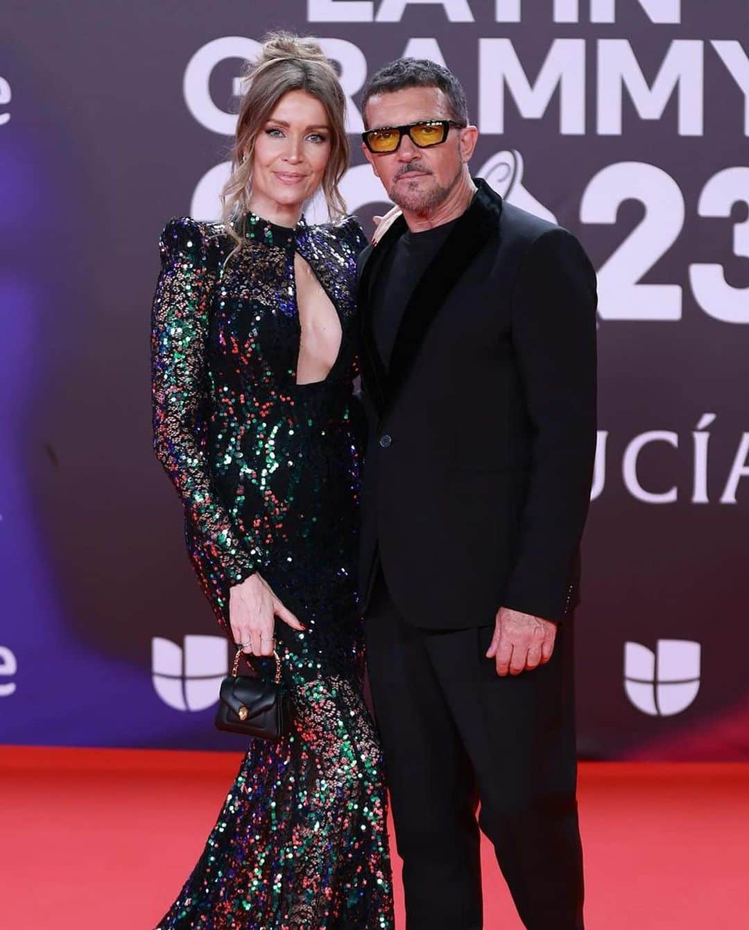 アントニオ・バンデラスさんのインスタグラム写真 - (アントニオ・バンデラスInstagram)「Con Nicole, en la alfombra roja de la Gala de los #LatinGRAMMY.  Red carpet for a magical night with alma sevillana in the @latingrammys gala.   @nickykim2807 #aboutlastnight #sevilla #redcarpet」11月17日 23時07分 - antoniobanderas