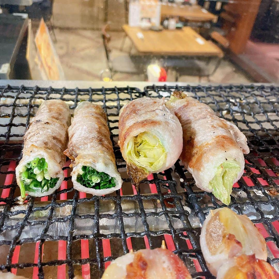 きじょうもんさんのインスタグラム写真 - (きじょうもんInstagram)「野菜巻き串ともつ鍋を食べるならきじょうもん名駅店！@きじょうもん名駅（名駅/居酒屋/個室）  きじょうもん特製国産牛ホルモンのもつ鍋は心も体も温まります！ 野菜がたっぷりヘルシーで見た目も楽しくなるような野菜巻き串を数多くご用意しております！ 宴会、同窓会、デート、合コン、女子会などの飲み会はぜひきじょうもん名駅店で！個室のお席もございます！  プレミアム商品券と金シャチマネー使用可能です！  #きじょうもん名駅店 #きじょうもん#焼き鳥#飲み放題#野菜巻き串#博多野菜巻き#もつ鍋#酎ハイ#サワー#居酒屋#フルーツ酎ハイ#はかた野菜巻き#野菜巻き#名駅居酒屋#名古屋駅居酒屋#デリバリー#個室#肉巻き#名駅#餃子#名駅ディナー#名古屋グルメ#名駅グルメ#名古屋デート#女子会#名古屋プレミアム商品券#金シャチマネー#女子会#歓迎会#送別会」11月17日 17時38分 - kijomon_nagoya