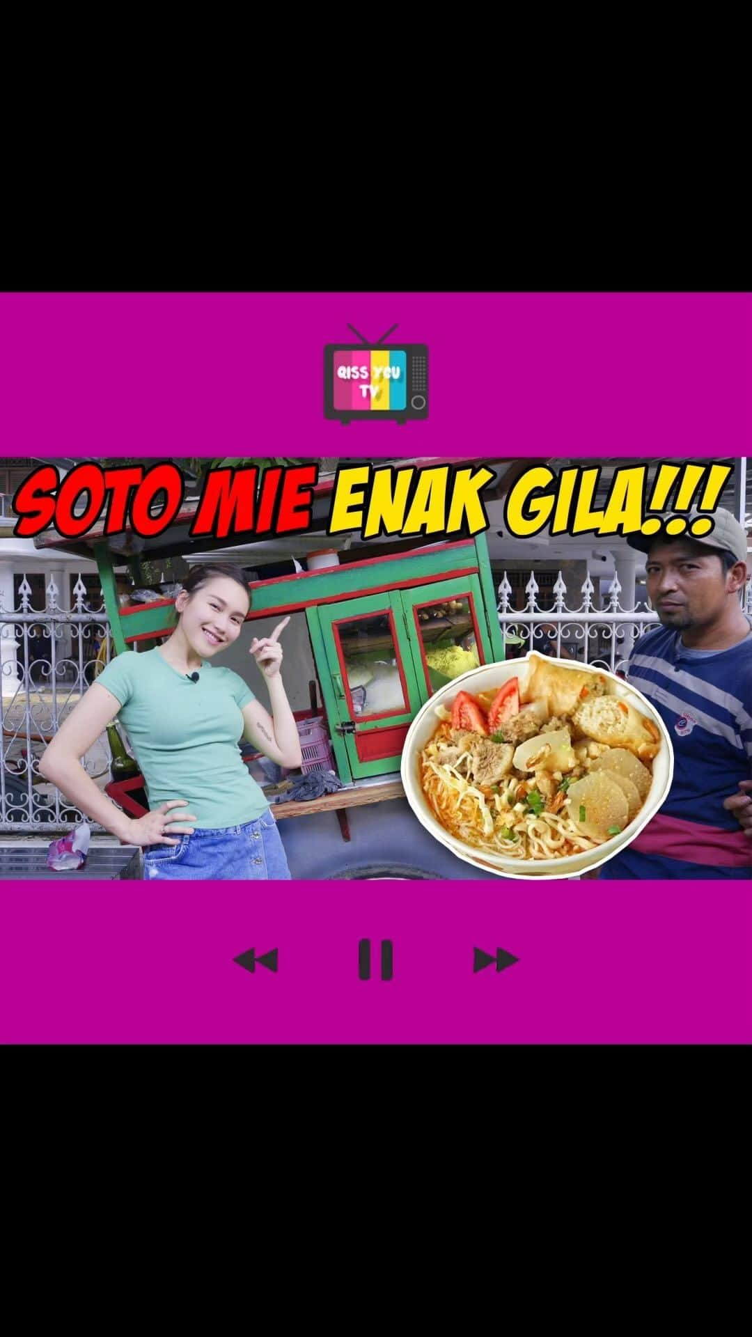 アユ・ティンティンのインスタグラム：「Ini dia Soto Mie Bogor Terendul di Depok 🫶  Buat kalian yang belum tau, ternyata Soto Mie Bogor terendul versi Qissyou TV lokasinya 5 langkah dari rumah @ayutingting92 nih guys…ini sih kepleset nyampe 😹  Kalo kalian lewat sini, wajib banget nih cobain Soto Bogor terendul yang banyak tulang mudanya nyammm 😻  Nonton full videonya yuk di channel youtube Qissyou TV 😘」