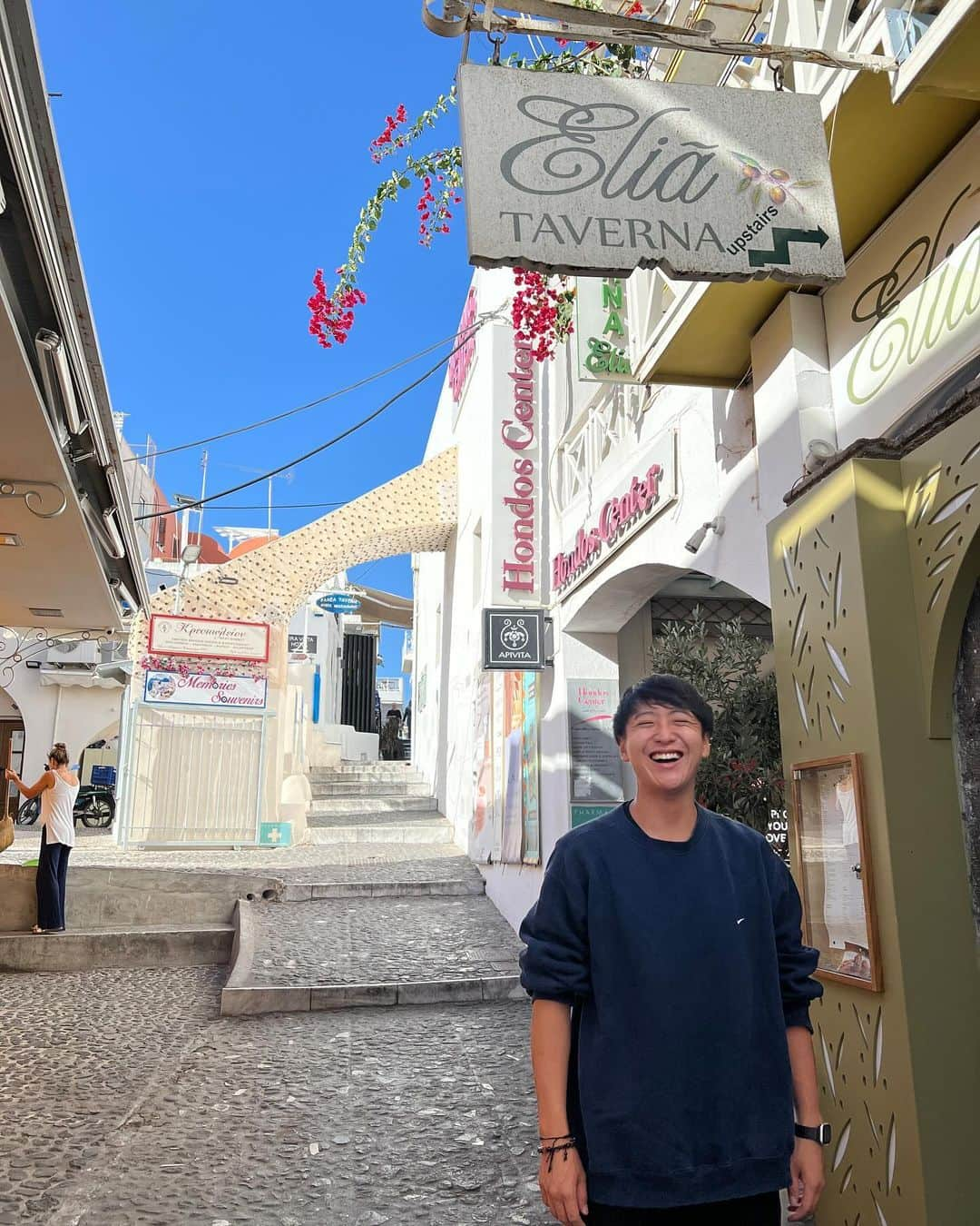 坂崎裕介さんのインスタグラム写真 - (坂崎裕介Instagram)「Photo2 di Santorini🇬🇷  Sumpahhhh rekomendasiiiiii tempat ini🙌 Santorini adalah Salah satu tempat yg paling indah!!!!🤩 of course Pemandangannya cakepppp, vibesnya santaiiii Jadi Nanti aku mau datang lagiiii waktu honeymoon✈️ Semoga bisa ketemu sama jodoh dulu ya😭😂  #worldtrip#greece#santorini#wasedaboys」11月17日 18時07分 - skzk_yusuke