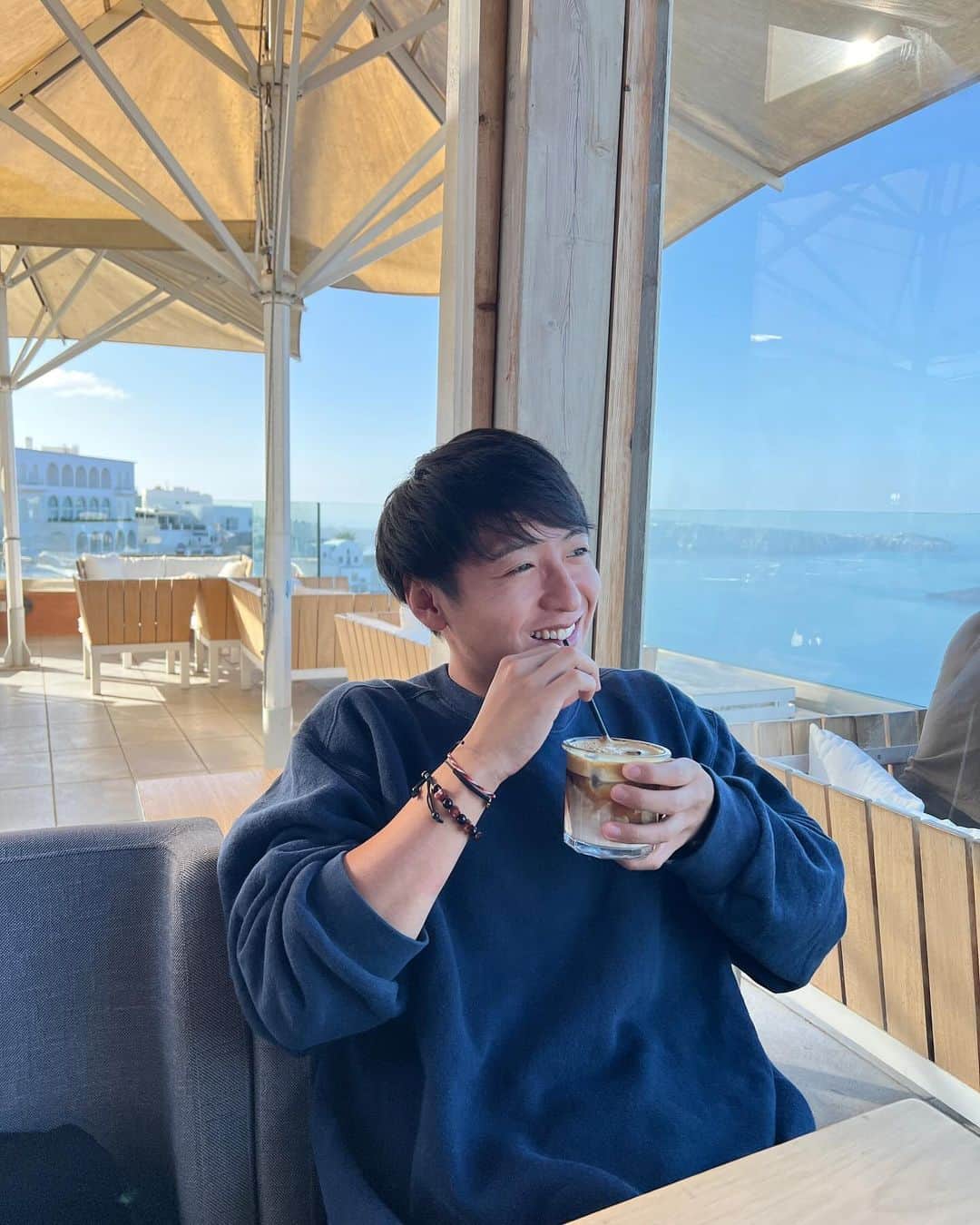 坂崎裕介さんのインスタグラム写真 - (坂崎裕介Instagram)「Photo2 di Santorini🇬🇷  Sumpahhhh rekomendasiiiiii tempat ini🙌 Santorini adalah Salah satu tempat yg paling indah!!!!🤩 of course Pemandangannya cakepppp, vibesnya santaiiii Jadi Nanti aku mau datang lagiiii waktu honeymoon✈️ Semoga bisa ketemu sama jodoh dulu ya😭😂  #worldtrip#greece#santorini#wasedaboys」11月17日 18時07分 - skzk_yusuke