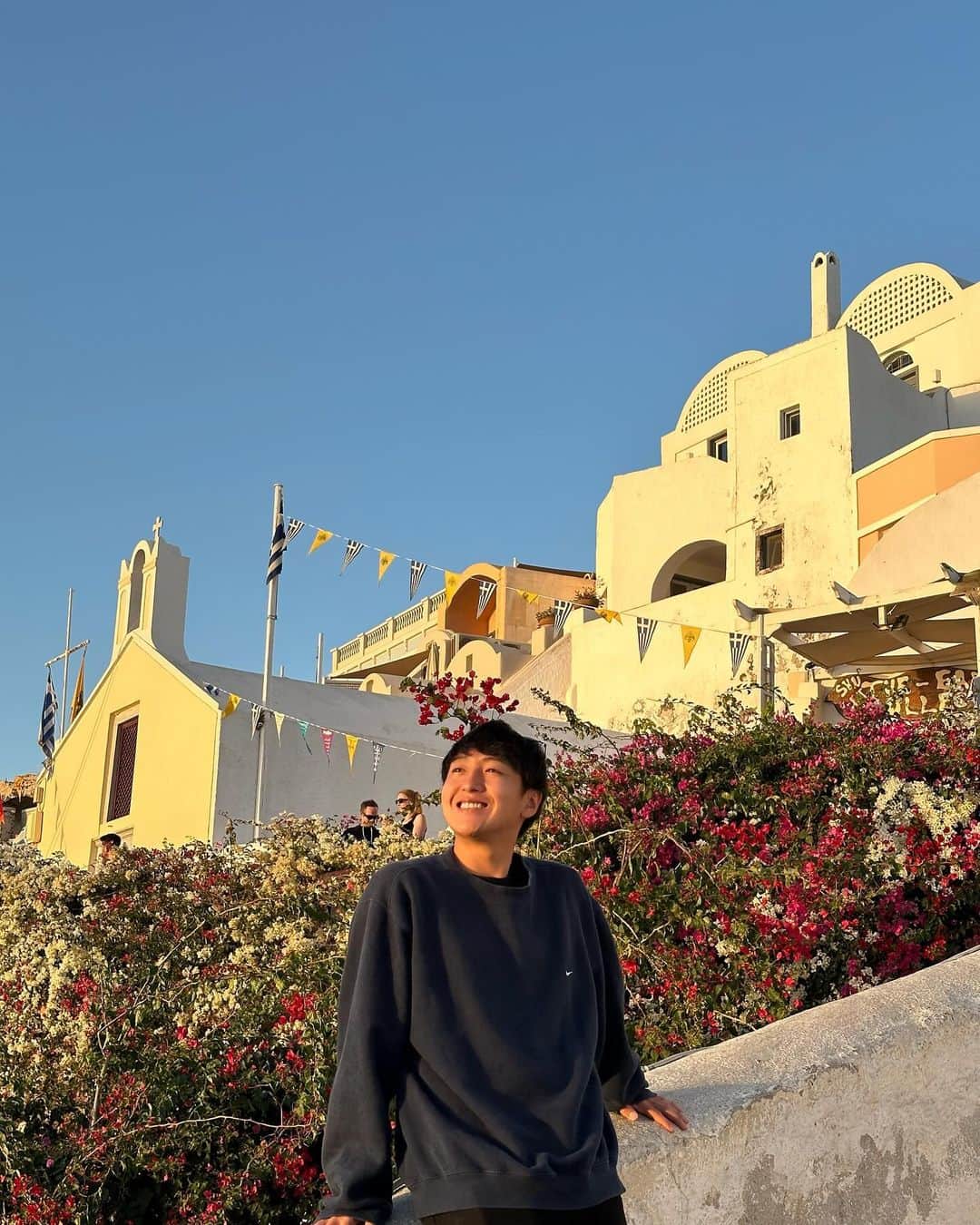 坂崎裕介さんのインスタグラム写真 - (坂崎裕介Instagram)「Photo2 di Santorini🇬🇷  Sumpahhhh rekomendasiiiiii tempat ini🙌 Santorini adalah Salah satu tempat yg paling indah!!!!🤩 of course Pemandangannya cakepppp, vibesnya santaiiii Jadi Nanti aku mau datang lagiiii waktu honeymoon✈️ Semoga bisa ketemu sama jodoh dulu ya😭😂  #worldtrip#greece#santorini#wasedaboys」11月17日 18時07分 - skzk_yusuke