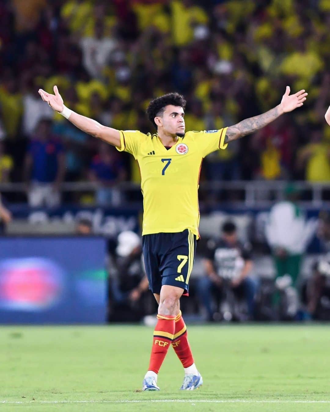 リヴァプールFCさんのインスタグラム写真 - (リヴァプールFCInstagram)「Two goals from Lucho gave Colombia a 2-1 win over Brazil 👏🇨🇴」11月17日 18時21分 - liverpoolfc