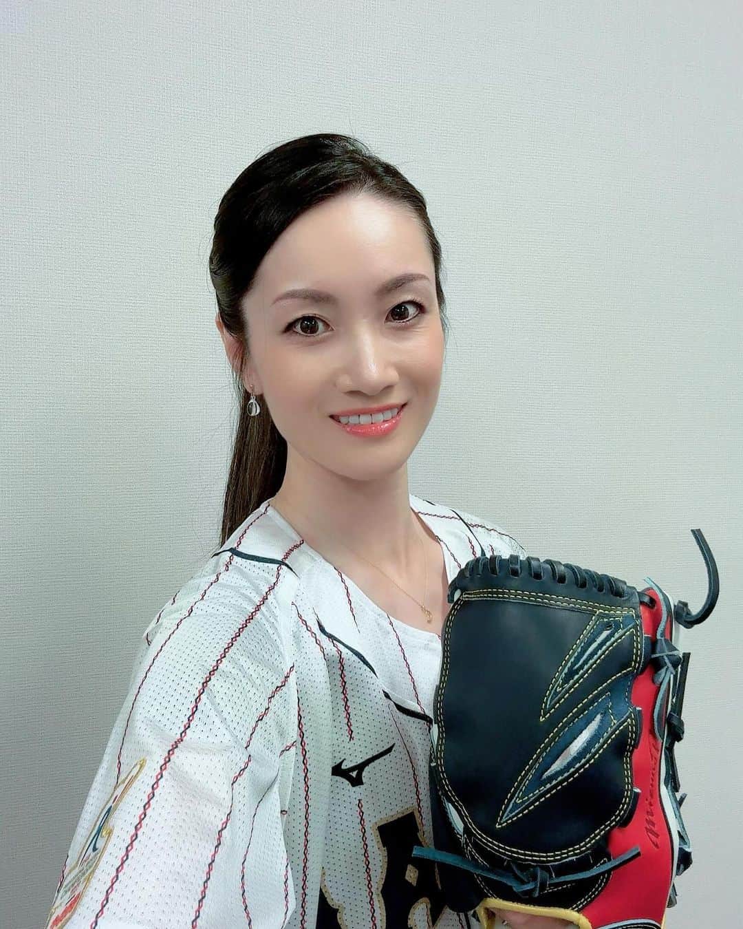 荒川静香のインスタグラム：「Good luck⚾️🇯🇵✨」