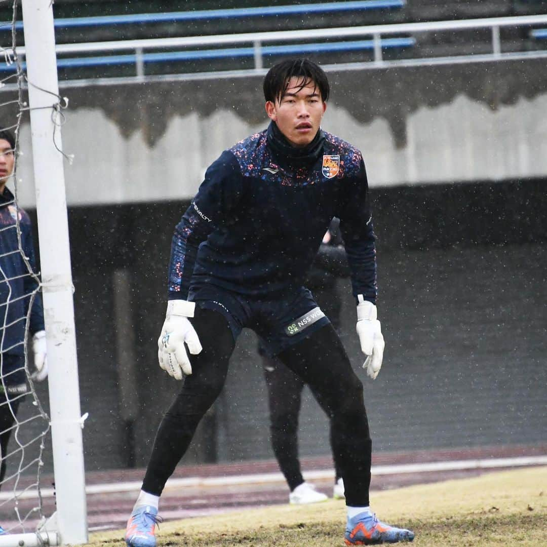 AC長野パルセイロさんのインスタグラム写真 - (AC長野パルセイロInstagram)「. 🟠2023/11/17 Training!! . ☔️🦁 . . ▼next match▼ 11/19(日)14:00 vs北九州🏟長野U . . #長野をオレンジに #prideofnagano #acnp #パルセイロ #ac長野パルセイロ #長野 #jリーグ」11月17日 18時29分 - acnaganoparceiro.official