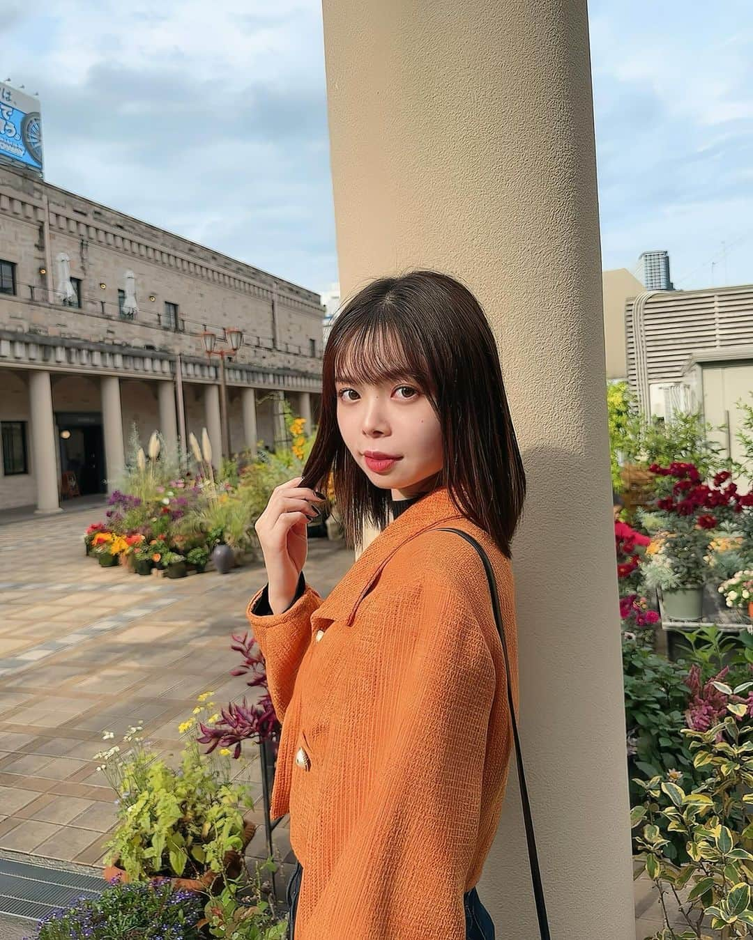 北川瑛里奈さんのインスタグラム写真 - (北川瑛里奈Instagram)「: : : 🧡🫶🏻 : : オレンジのツイードジャケット これとってもお気に入り🧡🕊️ : : 春とか秋はツイードのお洋服が欲しくなる🍁 : : ただもう寒いから着れない、、🥹💦 : : : : : #flarie #flariecafe #久屋大通庭園 ⁡: : : :⁡ #ootd #japanesefood #japanesegirls #名古屋カフェ#名古屋グルメ#名古屋ランチ#名古屋観光 #栄カフェ#栄ランチ #栄グルメ#栄ディナー #大須#大須カフェ#大須グルメ #久屋大通カフェ #久屋大通ランチ#久屋大通ディナー  #韓国 #韓国風 #韓国カフェ #映えスポット#映えカフェ #公園コーデ#公園デート#公園フォト  #ファッション #カフェ巡り」11月17日 18時26分 - elena_kitaoka