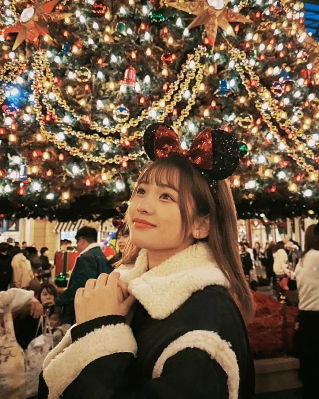 上ノ堀結愛さんのインスタグラム写真 - (上ノ堀結愛Instagram)「• クリスマスDisney大好き🎅🏻❤️  ツリー大きくてすごかったよぉ！！  えもえもすぎたーーーー🎄💭  #Disneyland#Xmas」11月17日 18時32分 - yua.0201