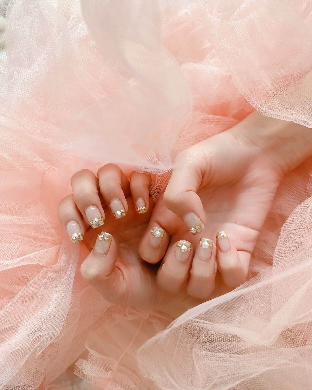 菅野結以さんのインスタグラム写真 - (菅野結以Instagram)「𝒩 ℰ 𝒲  ꪔ̤̮ 💘  ɴᴏᴠᴇᴍʙᴇʀ.  #nail #nailart #mirrornail #lapis #studs」11月17日 18時43分 - yui_kanno