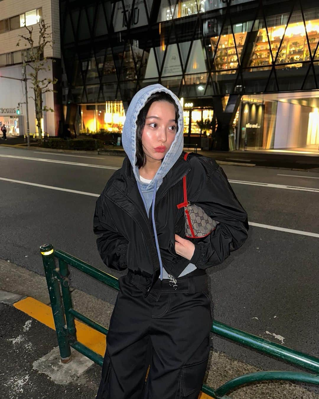 新田桃子のインスタグラム：「Tokyo night🗼✨」