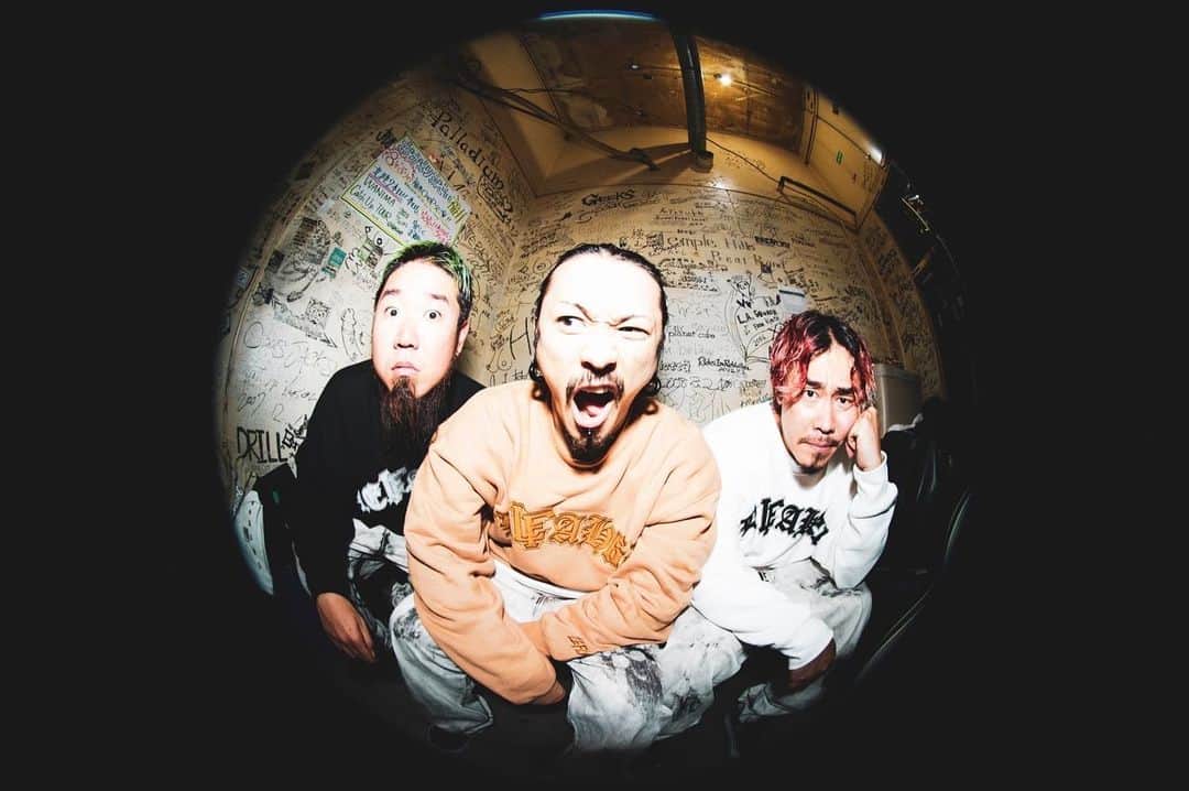 WANIMAのインスタグラム：「Catch Up TOUR -1Time 1Chance-   福井編   Photo by Jon…   #WANIMA #キャッチアップツアー」