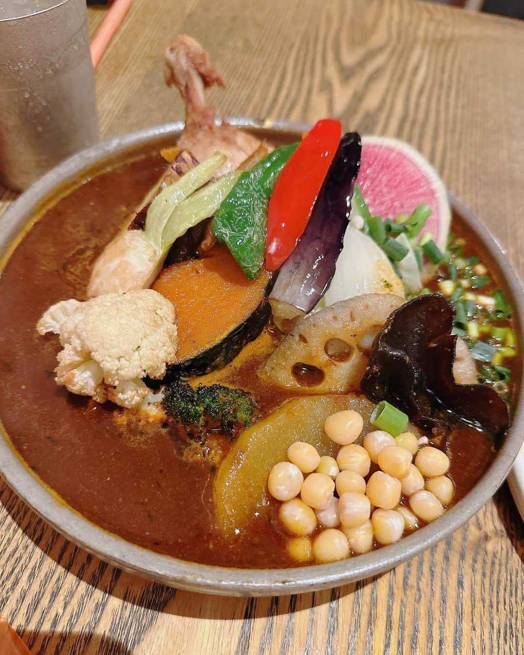 生天目仁美 のインスタグラム：「下北沢に来るとカレーを食べてしまう。  お腹いっぱい。  #なばさんぽ」