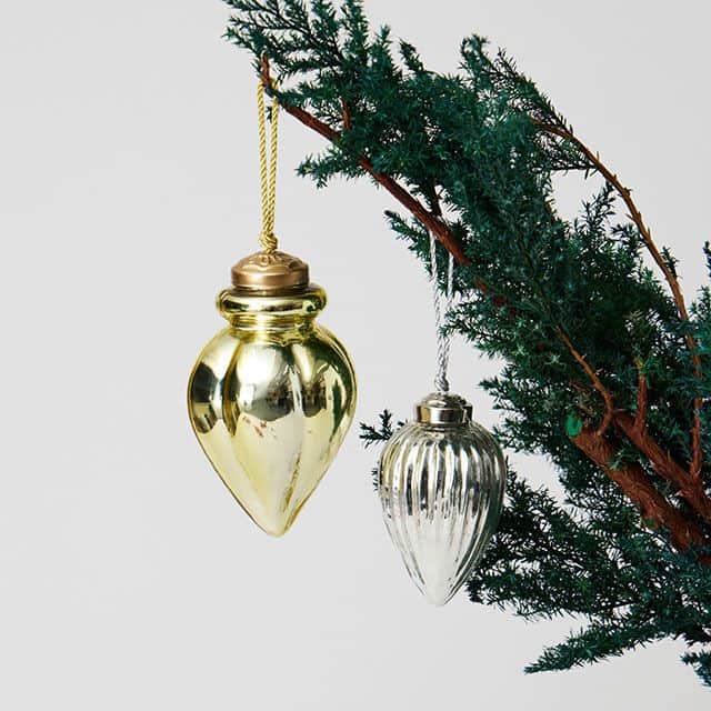 TODAY'S SPECIALさんのインスタグラム写真 - (TODAY'S SPECIALInstagram)「<DECORATE FOR CHRISTMAS> クリスマスツリーに飾るオーナメントは、見ているだけでわくわくします。  TODAY’S SPECIAL のオーナメントは、木製や麦わらなど自然素材のものや、フェルトやガラスなど昔からある素材でできたものを大事に揃えています。  毎年すこしずつお気に入りを買い足して、飾り付けを楽しめるといいですね。  ▼詳細はトップページのURLよりONLINE STOREにてご確認ください。  @cibone_ts    #todaysspecial #トゥデイズスペシャル #クリスマス #クリスマスツリー #オーナメント #クリスマスマーケット」11月17日 18時59分 - cibone_ts