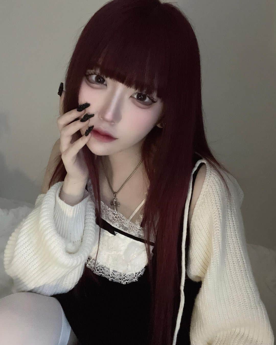 天羽てゃむさんのインスタグラム写真 - (天羽てゃむInstagram)「ベロアの可愛いワンピース 冬絶対愛用する^.ˬ.^」11月17日 19時00分 - chuxx0_