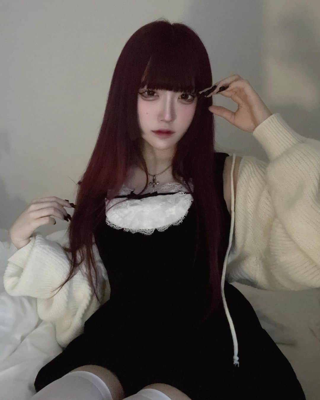 天羽てゃむさんのインスタグラム写真 - (天羽てゃむInstagram)「ベロアの可愛いワンピース 冬絶対愛用する^.ˬ.^」11月17日 19時00分 - chuxx0_
