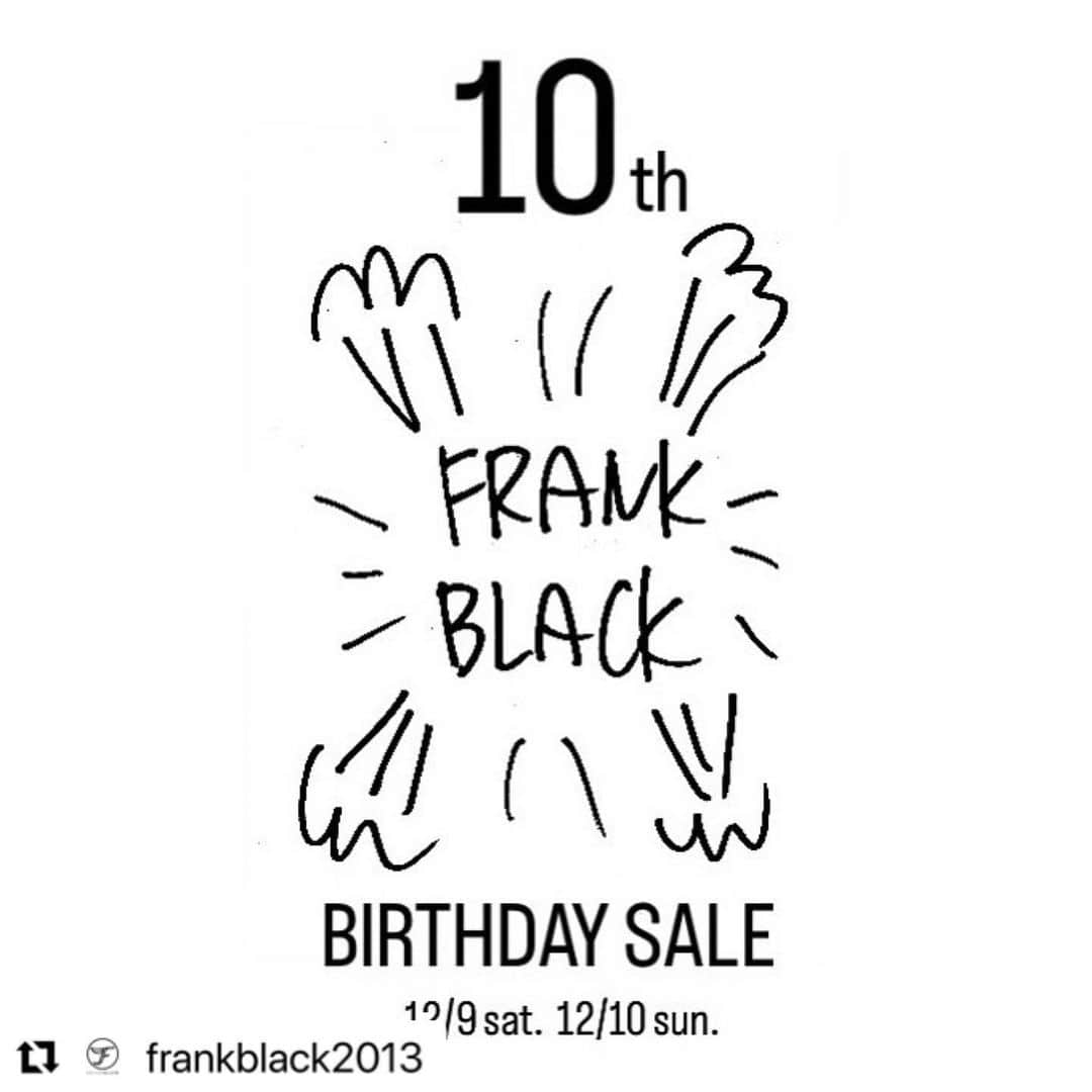 KEN KAGAMIさんのインスタグラム写真 - (KEN KAGAMIInstagram)「#Repost @frankblack2013 with @use.repost ・・・ . いつもFRANKBLACKをご利用いただきありがとうございます。  この度2023年12月8日を持ちまして開店10周年を迎えます。  これもひとえにご利用いただきました皆様の支えがあったからこそと深く感謝しております。 誠にありがとうございます。  ささやかではございますが、日頃の感謝を込めて12/9(土)、12/10(日)にバースデーセールをさせていただきます。  ほとんどの商品を30%OFFでご提供いたします！！ 普段は基本的にセールは行わないのでお時間のある方はこの機会に是非お越し下さい。  そして、今回周年を記念して現代美術作家の加賀美健さんにオリジナルグッズ用のデザインを作っていただきました🙌 この画像のロゴデザインも加賀美健さんの物です！  グッズに関しては明日公開致しますので楽しみにお待ち下さいませ😌  加賀美健/現代美術作家  社会現象や時事問題、カルチャーなどをジョーク的発想に変換し、彫刻、絵画、ドローイング、映像、パフォーマンスなど、メディアを横断して発表している。 また、代官山にて自身のショップ「STRANGE STORE 」を構えており、アパレルブランドとのコラボレーションも多数行っている。  #kenkagami #加賀美健 #加賀美健さん  #shimokitazawavintage #shimokitazawa #vintageshop #hurugi #hurugiya #90s #下北沢古着屋 #下北沢古着 #下北古着屋 #下北古着 #きれいめ古着 #90年代古着 #古着屋」11月17日 19時08分 - kenkagami