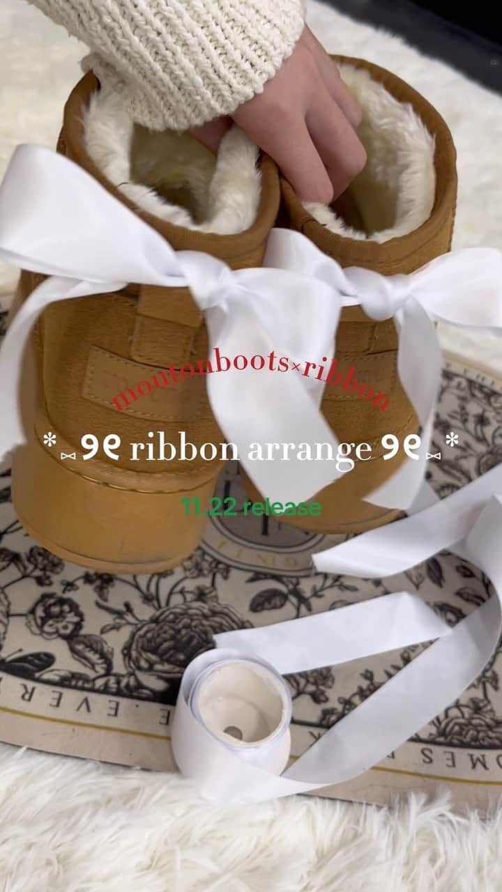 のインスタグラム：「*⑅୨୧ ribbon arrange ୨୧⑅* mouton boots 11.22RELEASE🫶🏻  #ootd #dailylook #秋コーデ #シズニルック # 尊国コーデ #韓国ファッション #y2k #y2kfashion #zozotown #zozotown購入品# ニット #着痩せコーデ　 #ニットコーデ　#ムートンブーツ #ムートンブーツコーデ #リボン #リボンアレンジ」
