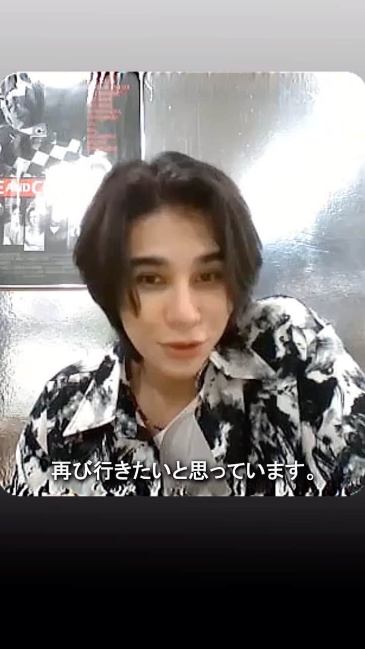 ワーナーミュージック・ジャパン洋楽のインスタグラム：「【Jeff Satur】  新曲「Black Tie」について語るインタビュー映像🎥 最後に日本のファンへメッセージ💌  🎧「Black Tie」配信中！  #JeffSatur #ジェフ・サター #BlackTie #JeffSaturdayss」