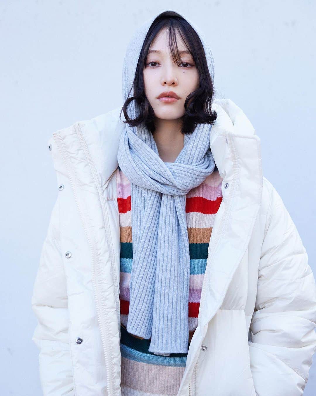 Cazumaxのインスタグラム：「GAP HOLIDAY LOOK BOOK 久しぶりの山田愛奈ちゃん撮影させていただきました📸 マフラーの巻き方とかまじオシャレ🤍 #PR #Gap」