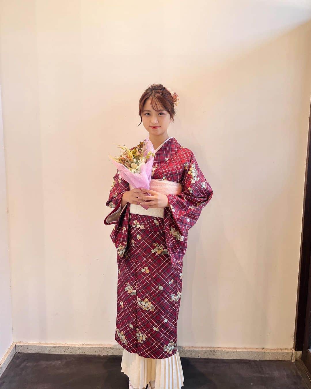 のインスタグラム：「着物で撮った写真がまだいっぱいある🌺✨」