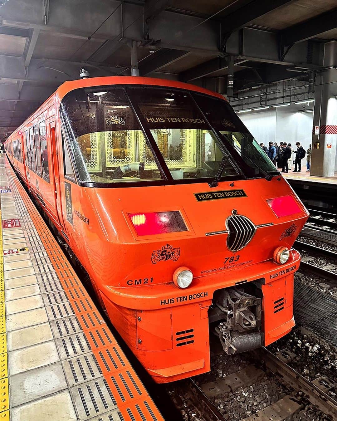木山裕策さんのインスタグラム写真 - (木山裕策Instagram)「これから長崎に向かいます🚄。 九州はカッコいい特急がいっぱいでワクワクしますね😍。」11月17日 19時18分 - kiyamayusaku