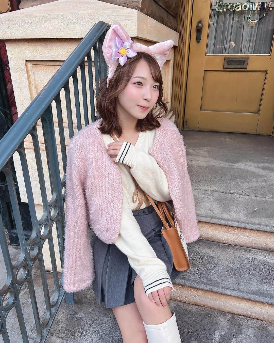 塩川莉世さんのインスタグラム写真 - (塩川莉世Instagram)「きょうは雨だったね(>_<) . . みんななにしてたの？ . . . #ディズニー #ディズニーシー #ディズニーフォトスポット #ディズニー写真部 #snidel #エピヌ #フレンチガーリー」11月17日 19時19分 - rise_shio