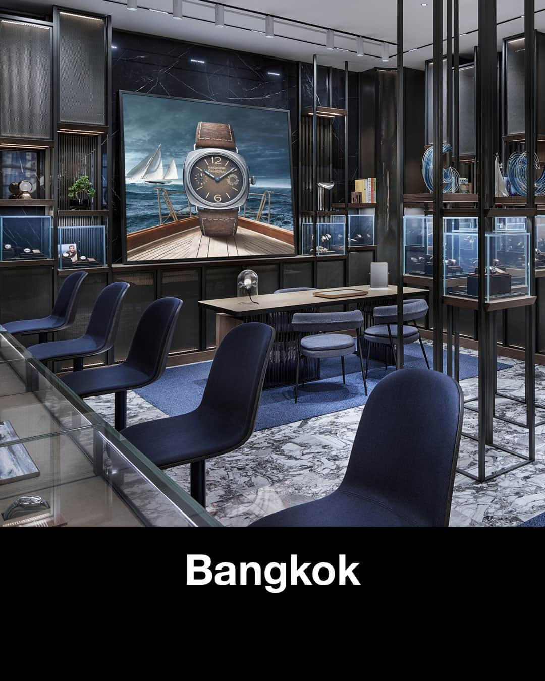 オフィチーネ パネライのインスタグラム：「Thrilled to announce the opening of the first standalone boutique in Thailand, located in the heart of Bangkok at Siam Paragon Shopping Center. The boutique is the first in South-East Asia introducing the brand’s latest signature design concept.  Come dive into the world of Panerai at Siam Paragon Shopping Center M Floor or contact us at +66 25061999 to book an appointment.   #Panerai #PaneraiBoutiques #Thailand #Bangkok」