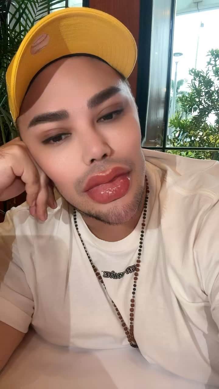 Ivan Gunawanのインスタグラム：「Nih  buat  akun  gosip  yg  menikmati  ketenaran  Gue ..,, posting2  berita  gue  yg  isi  Coment penghuni  surga !!! Nie  vidio  buat  loe ... dah  dapet  like ... dapet  trafik .... pake  artis  laen ... jgn  manfaatin  ketenaran  gue  muluk」