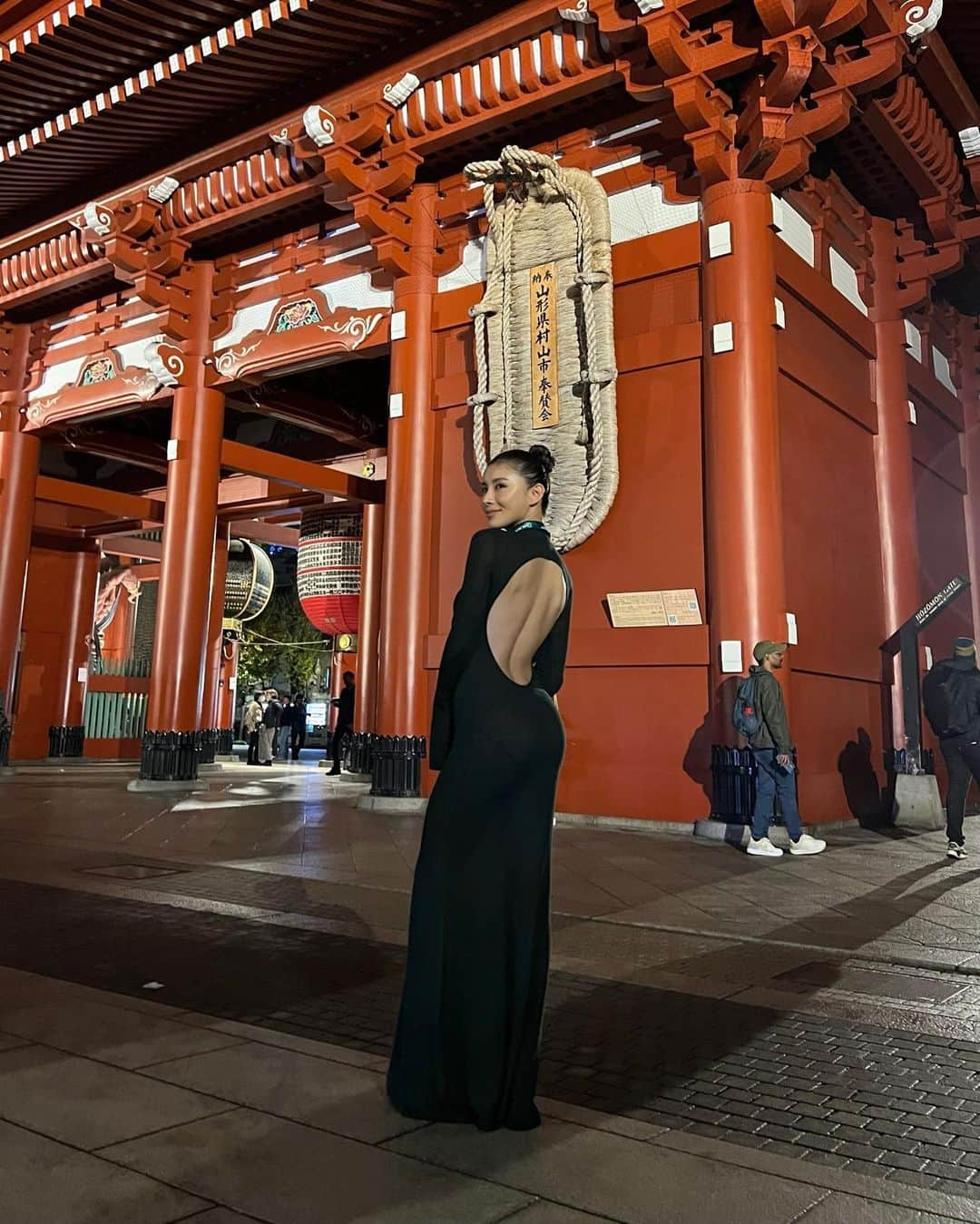 MIRINのインスタグラム：「お久しぶりの浅草🏮🍁 @houseofcb」