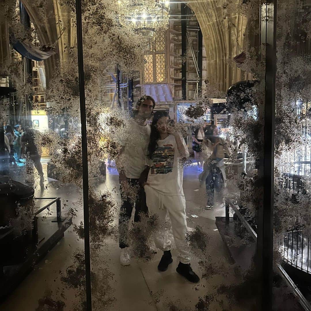 菊川リサのインスタグラム：「Warner Bros Studio Tour Tokyo - The Making of Harry Potter was amazing✨💫 There was SO much more than I thought there would be! & we took over 4 hours walking around exploring everything👀🖤」