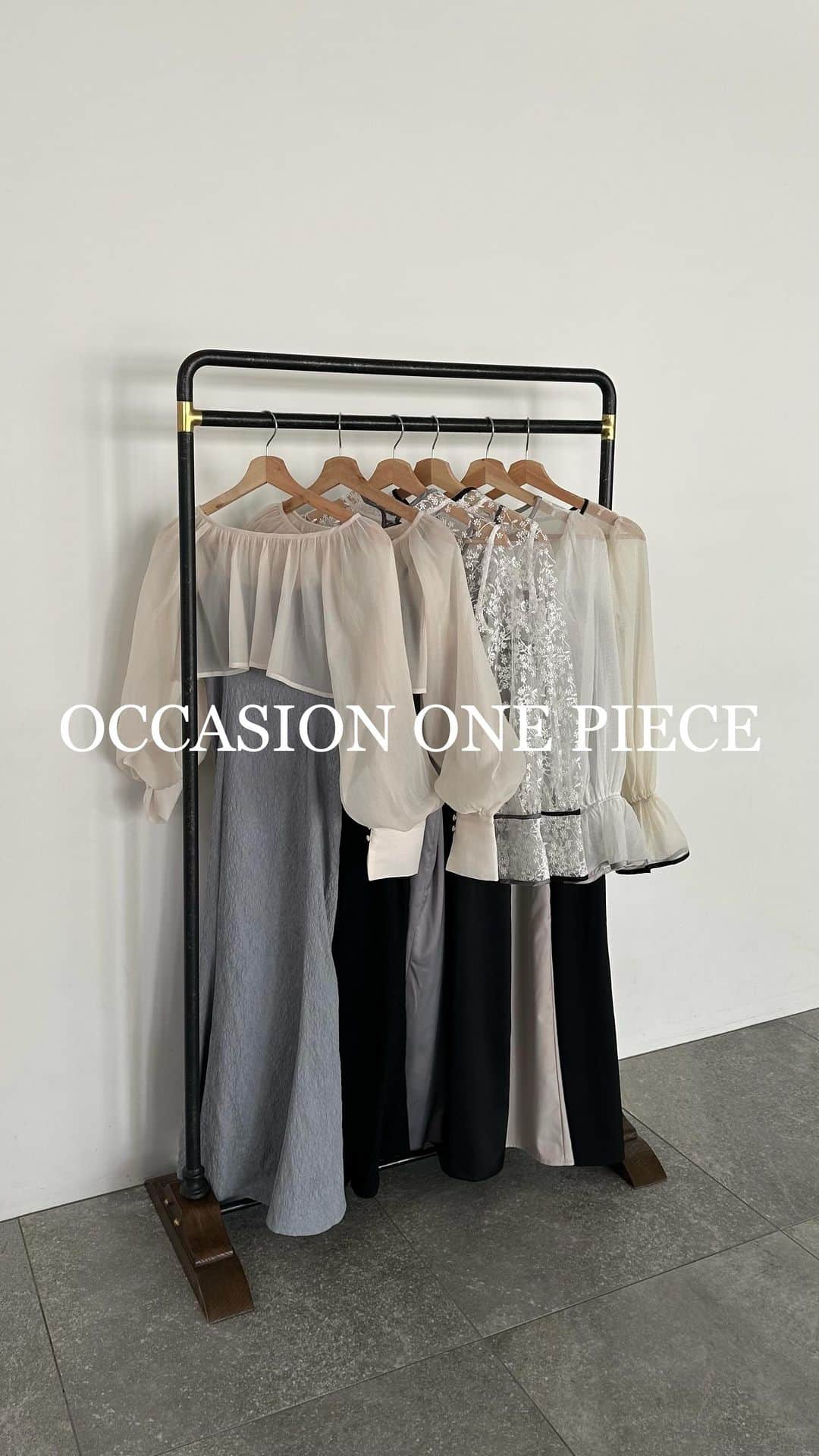 archives_officialのインスタグラム：「【 OCCASION ONE PIECE】 \\ 特別な日に、特別な一着を // 結婚式のお呼ばれやディナーは いつもよりちょっと雰囲気を変えて… ⁡ ドレスアップしたい日に最適な オケージョンワンピースをご紹介💐  オケージョンワンピースの特集ページ公開中📢💓 ⁡  ▶︎画像をタップしてショッピングしていただけます🛒※商品リンクの反映には時間がかかる場合があります。予めご了承下さい。 ⁡ 　 ⁡ @archives__official ⁡ ⁡ ⁡ #アルシーヴ#archives#オケージョン#オケージョンワンピース#お呼ばれコーデ#ワンピースコーデ#オケージョンコーデ#アウターコーデ#フェミニン#大人かわいい」