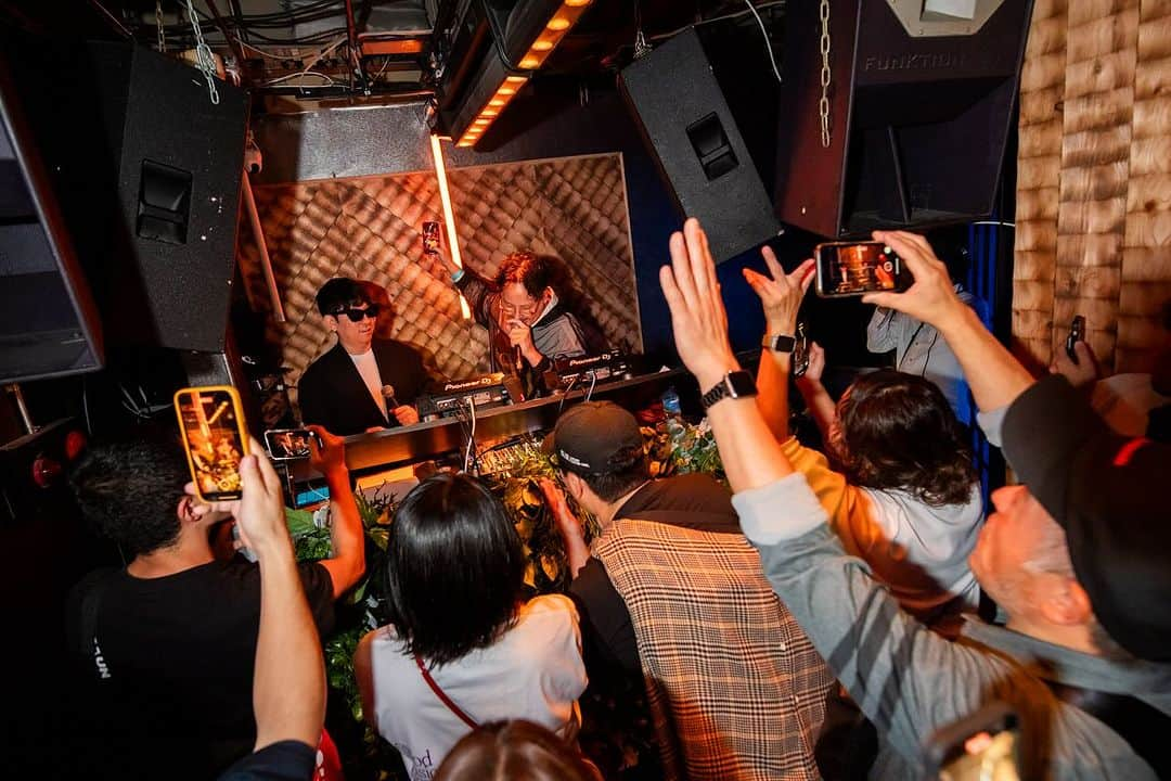 Block.fmさんのインスタグラム写真 - (Block.fmInstagram)「block.fm 12th Anniversary Road To BLOCK.FESTIVAL  4F RADIO & DJ  TCY Radio 公開生放送 ☆Taku Takahashi(m-flo) & TJO  Time For Bed公開収録 三原勇希 Guest: 渡辺志保、RUNG HYANG 11/22(火)23:00オンエア  おかもとえみのピーチクパーチク おかもとえみ Guest: ☆Taku Takahashi & TJO、MC CARDZ 11/22(火)22:00オンエア  京浜ネバーランド（ANI、セク山、KASHIF）  DJ DJ機器  Photo: AI TERADA @aiterada96  Junpei Kawahata @junpei_kawahata_photo   #blockfm #BFM12th #TCYRadio #T4B #えみピー #京浜ネバーランド #HBSTUDIO」11月17日 19時39分 - blockfm