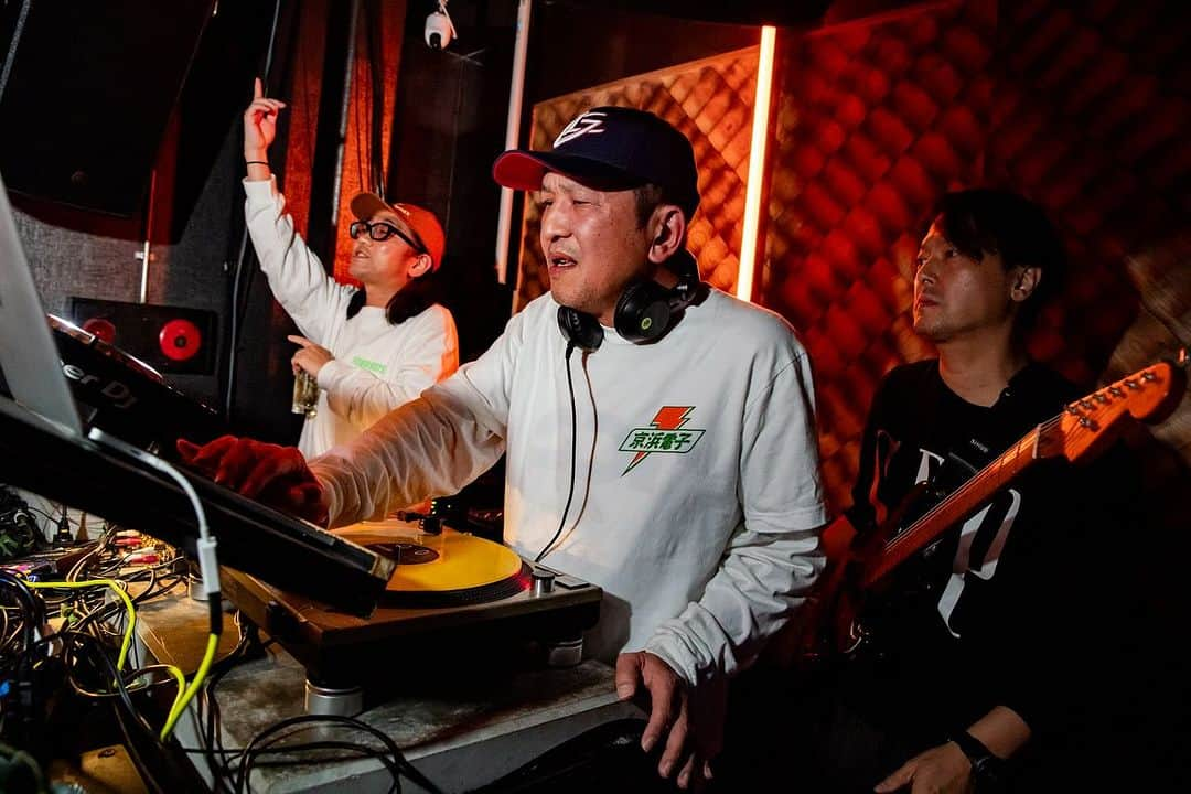 Block.fmさんのインスタグラム写真 - (Block.fmInstagram)「block.fm 12th Anniversary Road To BLOCK.FESTIVAL  4F RADIO & DJ  TCY Radio 公開生放送 ☆Taku Takahashi(m-flo) & TJO  Time For Bed公開収録 三原勇希 Guest: 渡辺志保、RUNG HYANG 11/22(火)23:00オンエア  おかもとえみのピーチクパーチク おかもとえみ Guest: ☆Taku Takahashi & TJO、MC CARDZ 11/22(火)22:00オンエア  京浜ネバーランド（ANI、セク山、KASHIF）  DJ DJ機器  Photo: AI TERADA @aiterada96  Junpei Kawahata @junpei_kawahata_photo   #blockfm #BFM12th #TCYRadio #T4B #えみピー #京浜ネバーランド #HBSTUDIO」11月17日 19時39分 - blockfm