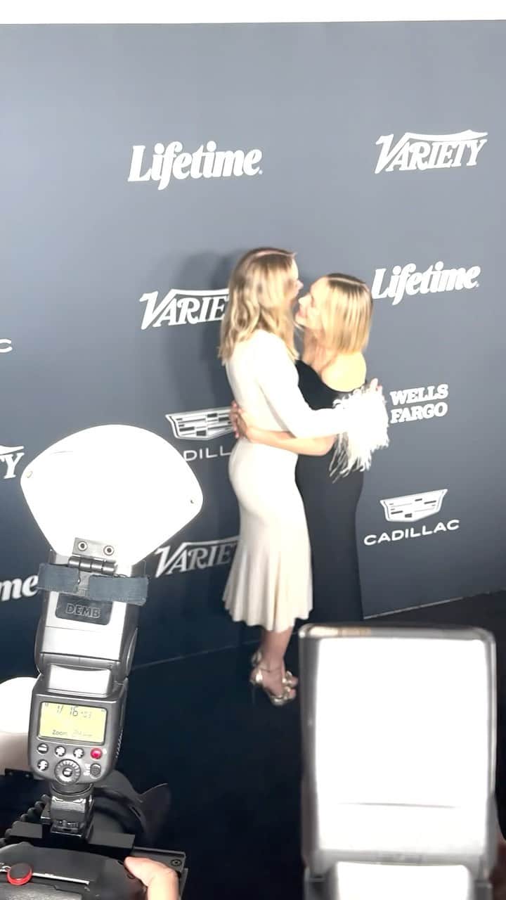 SELF PORTRAITのインスタグラム：「Emily Blunt and Carey Mulligan share a hug at Variety Power of Women red carpet.  Emily Blunt wears self-portrait, Carey Mulligan wears @roland_mouret」