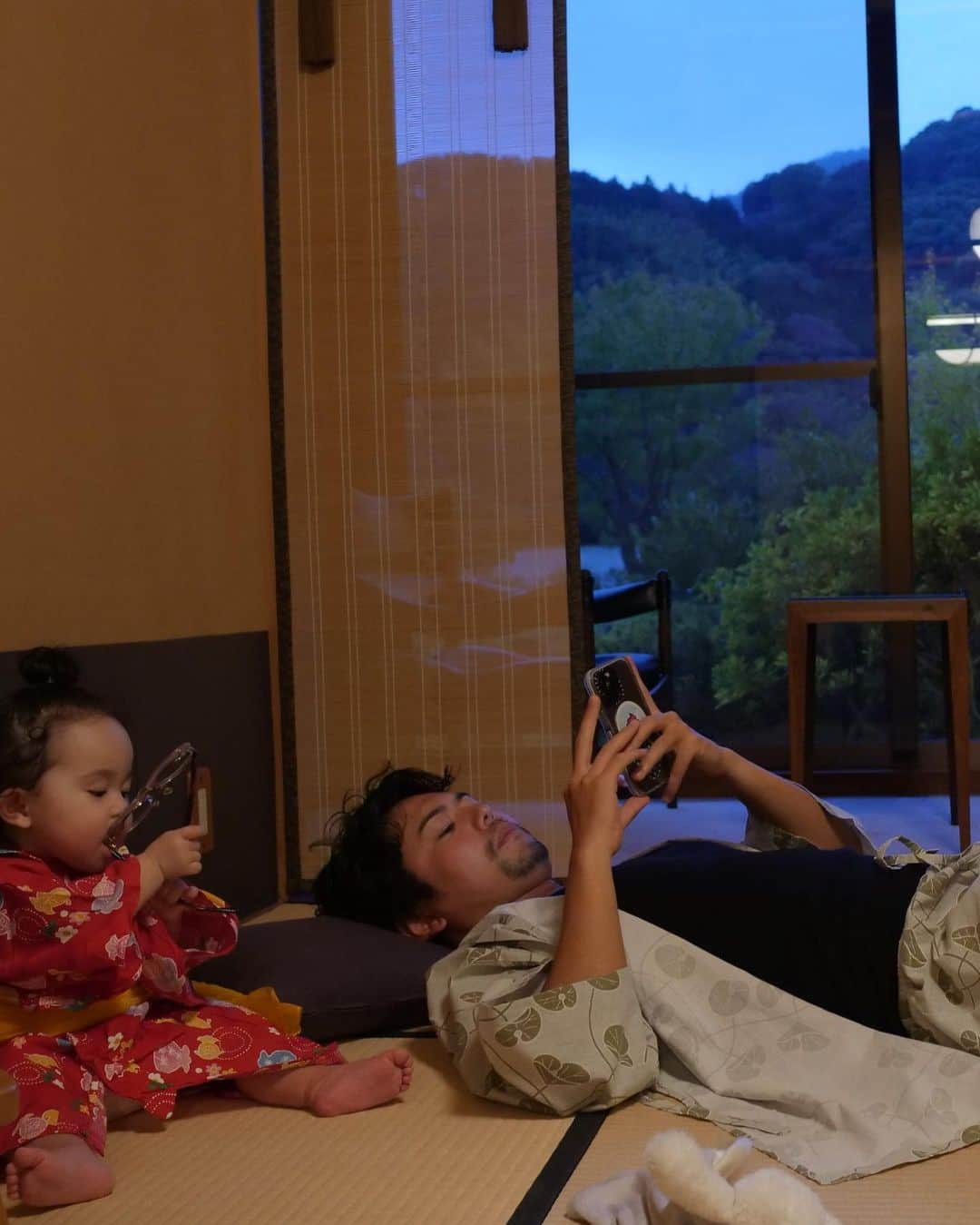 新野俊幸さんのインスタグラム写真 - (新野俊幸Instagram)「娘が１歳になりまして♨️  #1y0m  #1歳誕生日」11月17日 19時50分 - niinotoshiyuki