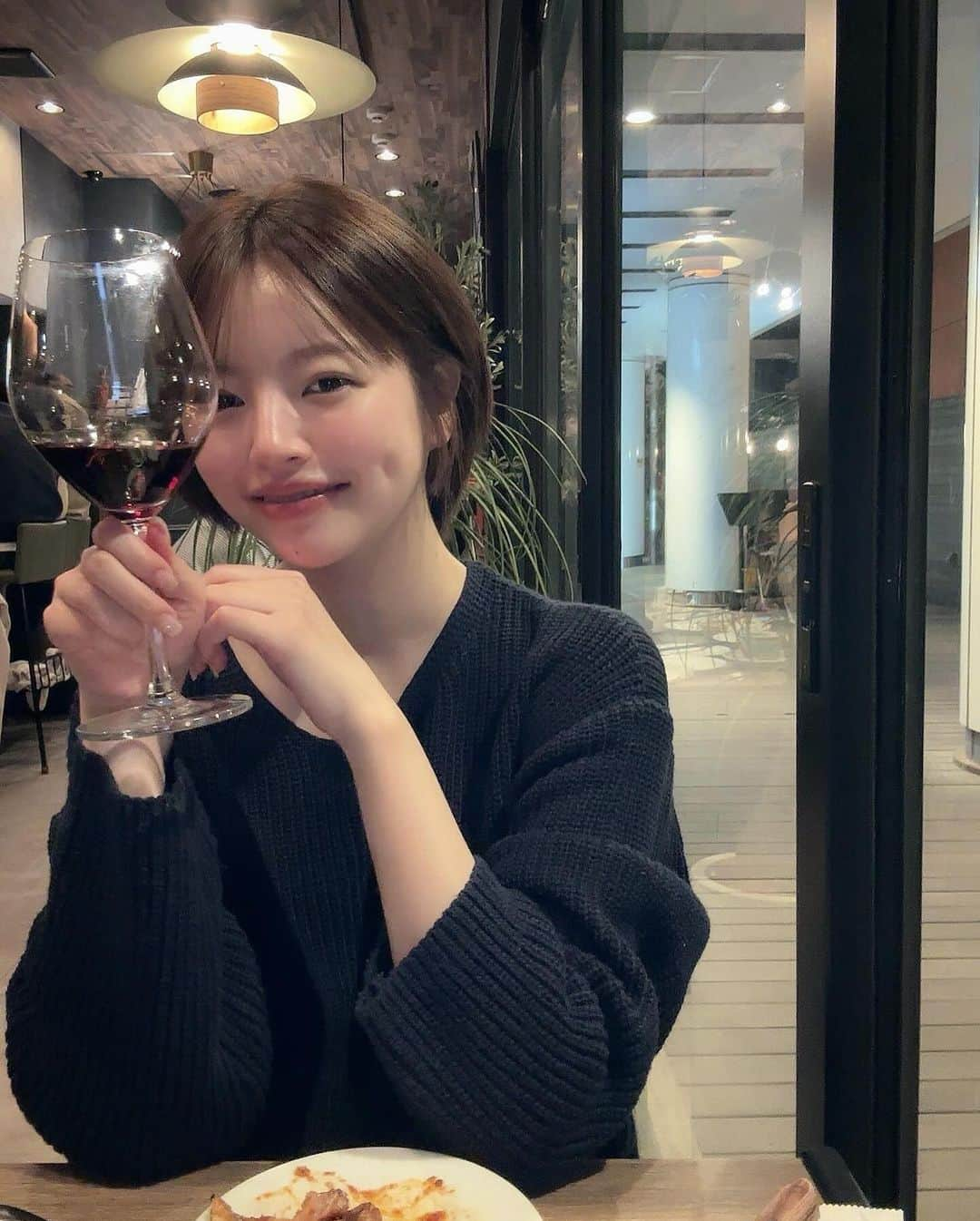 小森ほたるさんのインスタグラム写真 - (小森ほたるInstagram)「サウナ後のワインが最高だった日🍷🌙 サウナ効果とすっぴんのせいでこの後とんでもなく顔赤くなりました笑🍎」11月17日 19時58分 - hotaru_komori