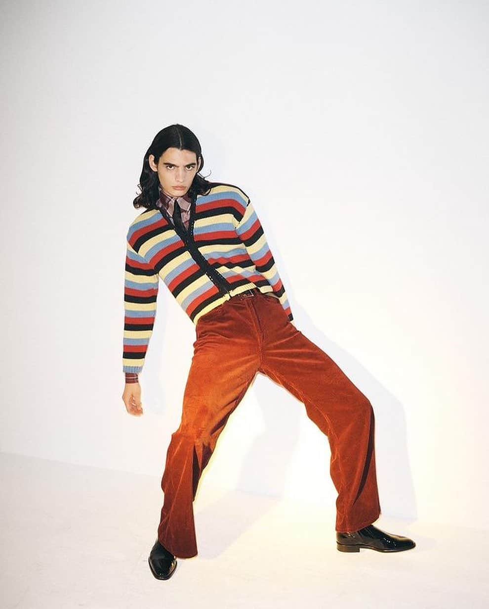 オノツトムのインスタグラム：「🕺🕺🕺 @littlebig_tokyo  2023-24Fall&Winter  Designer：@keitamawatari Photography：@tsutomuono Styling：@st_koheioishi Hair：@mikioaiz Casting：@k_kuroyanagi Special Thanks：@naoyukimiyahara  #littlebig #littlebig_tokyo #aw23 #2023aw #fashion」
