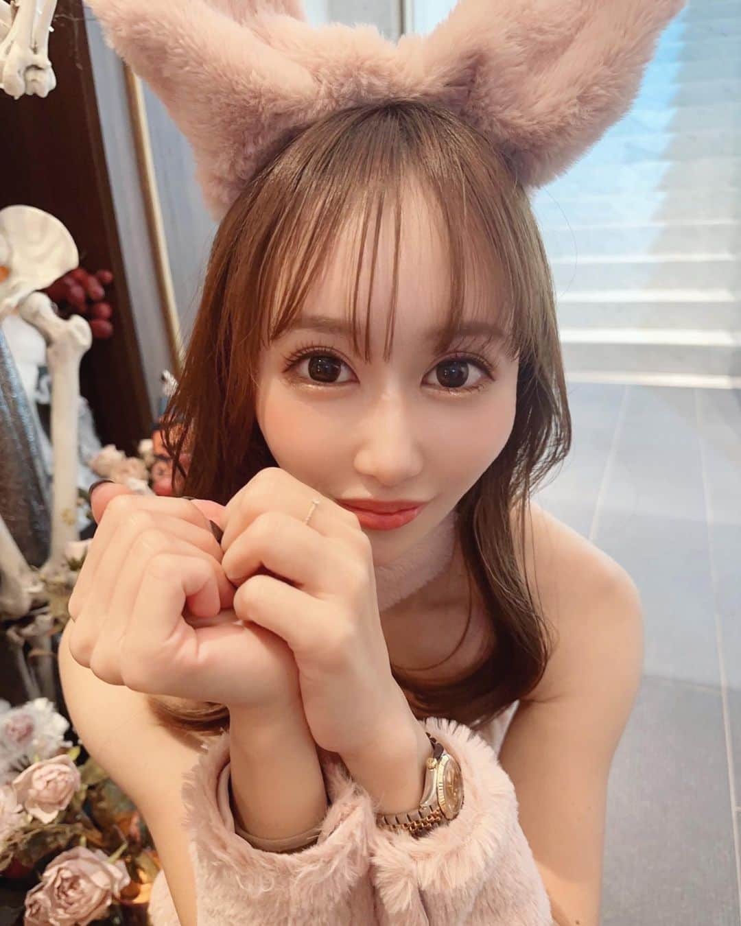 小林香菜のインスタグラム：「全然写真がなくてハロウィンの写真載せるしかない🫠 最近いきなり寒くなってきたから風邪引かないようにね🤧 秋来なかった気がするのは私だけ🫠？？  #うさぎ　#うさぎのいる暮らし　#🐰」